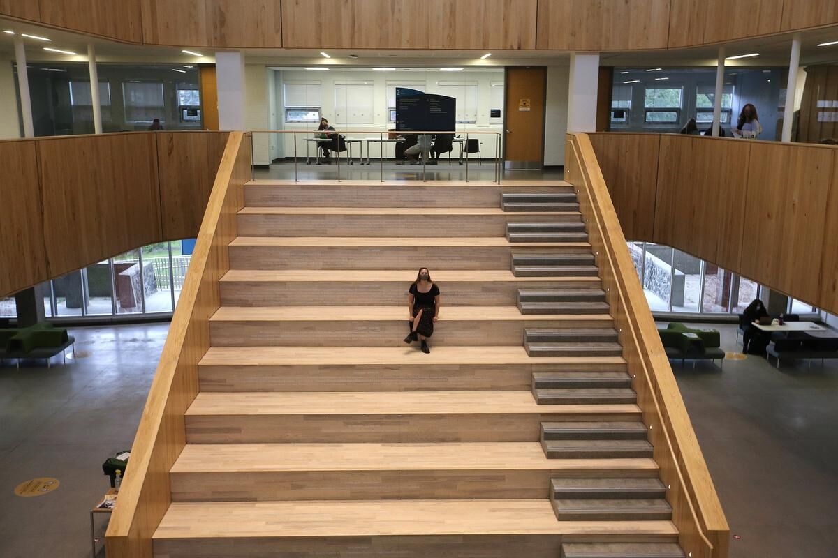 _8camille_stairs